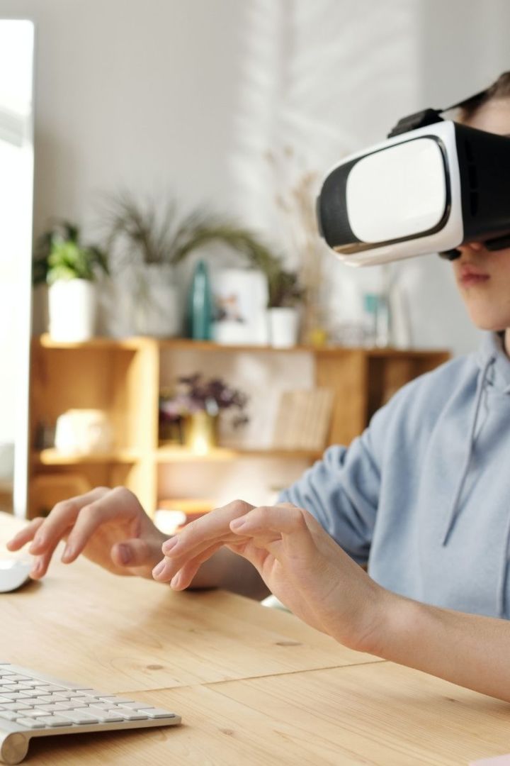 Gerçekle Sanalı Buluşturan Teknoloji: VR 